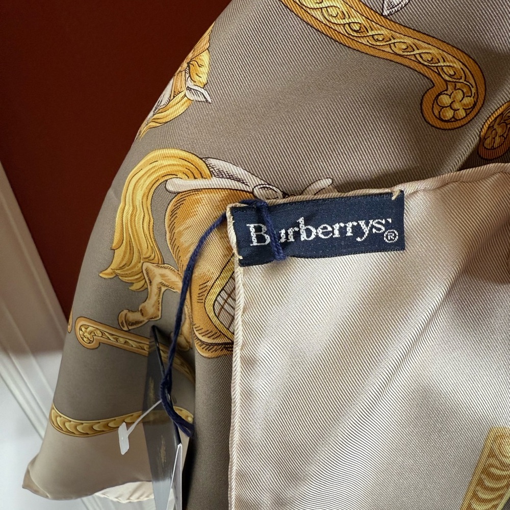 Burberrys Silk  Horse Print Scarf new with tags - Picture 2 of 7